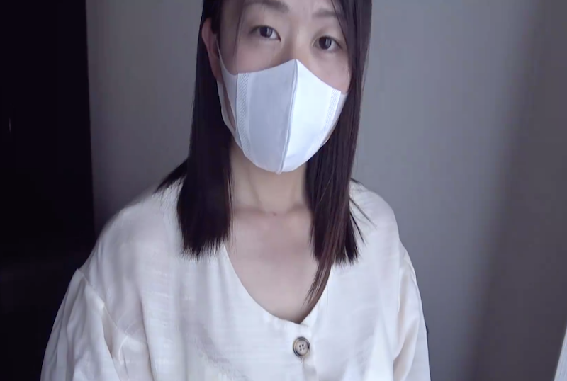 FC2-4704313 【无码全裸】超级素人43岁家庭主妇，脸蛋超级性感，呻吟声响亮，是货真价实的骚货，被操了就会一次又一次的高潮！ 素人