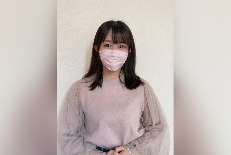 一个纯真女孩正在被十几个男人扒开腿猛戳