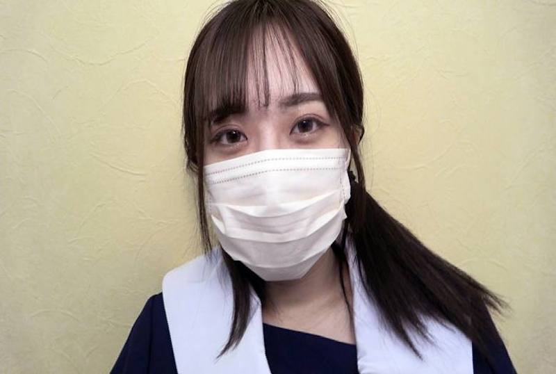 穿著黉舍礼服的奼不卡欧美