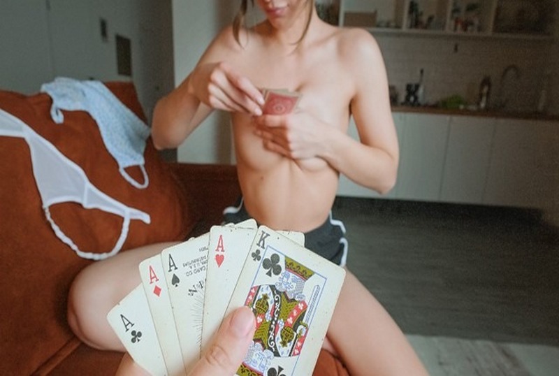 POUB-8441 继妹打牌把自己的屄给输了 MayaLis – 219-mny