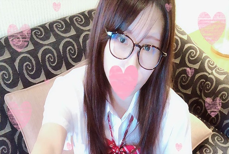 FC2-1030795 危险的一天被中出的眼镜美女，发情的NTR性爱！！ 素人