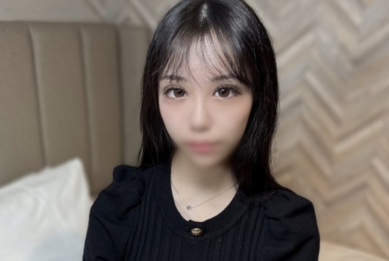 FC2-4715690 【无码】【潮吹/中出】操著可爱的博多腔。她是个敏感的女孩！！一次又一次地高潮，甚至潮吹。 素人